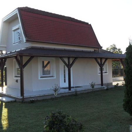 Ferienhaus Am Plattensee Balatonmáriafürdő المظهر الخارجي الصورة