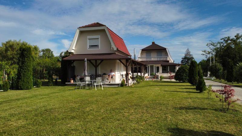 Ferienhaus Am Plattensee Balatonmáriafürdő المظهر الخارجي الصورة
